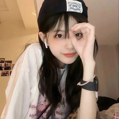 绿茵场外